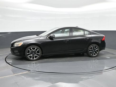 Used 2018 Volvo S60 T5 Dynamic w/ Vision Package FWD image 2