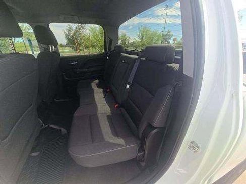 Used 2018 GMC Sierra 1500 SLE w/ SLE Value Package AWD/4WD image 12