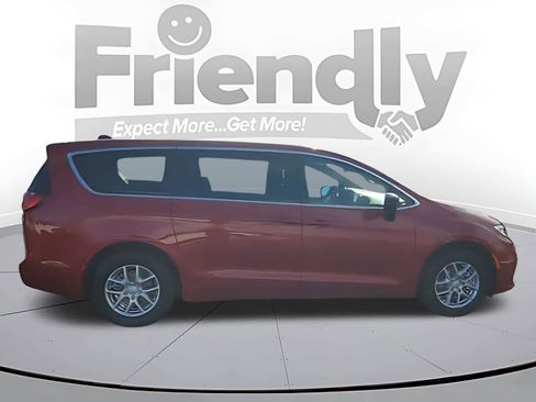 New 2026 Chrysler Pacifica Select image 6