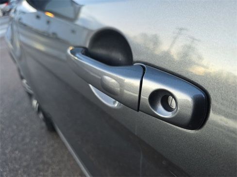 Used 2015 Ford Explorer Sport image 30