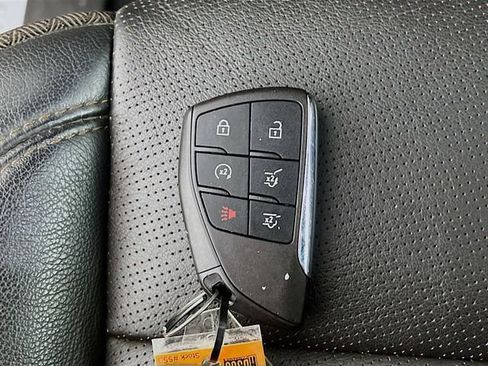 Used 2023 Chevrolet Suburban High Country image 33