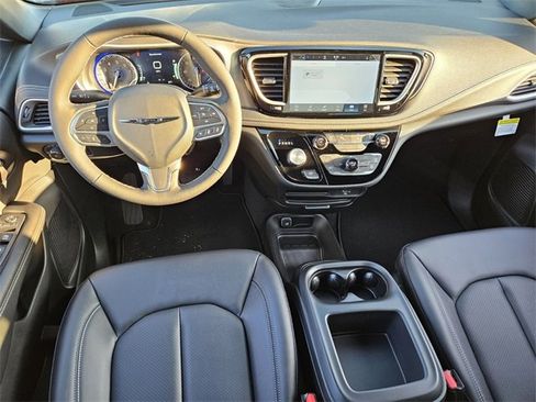 New 2026 Chrysler Pacifica Select image 7
