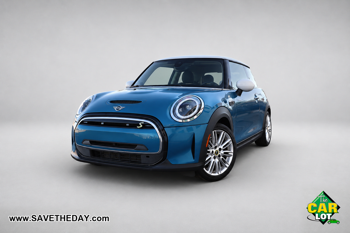 Used 2024 MINI Cooper SE FWD image 1