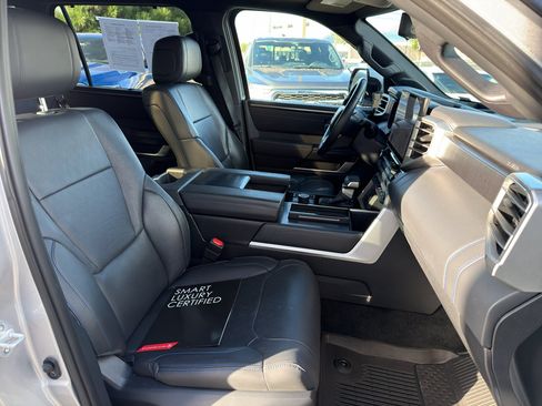 Used 2025 Toyota Sequoia Platinum AWD/4WD image 18