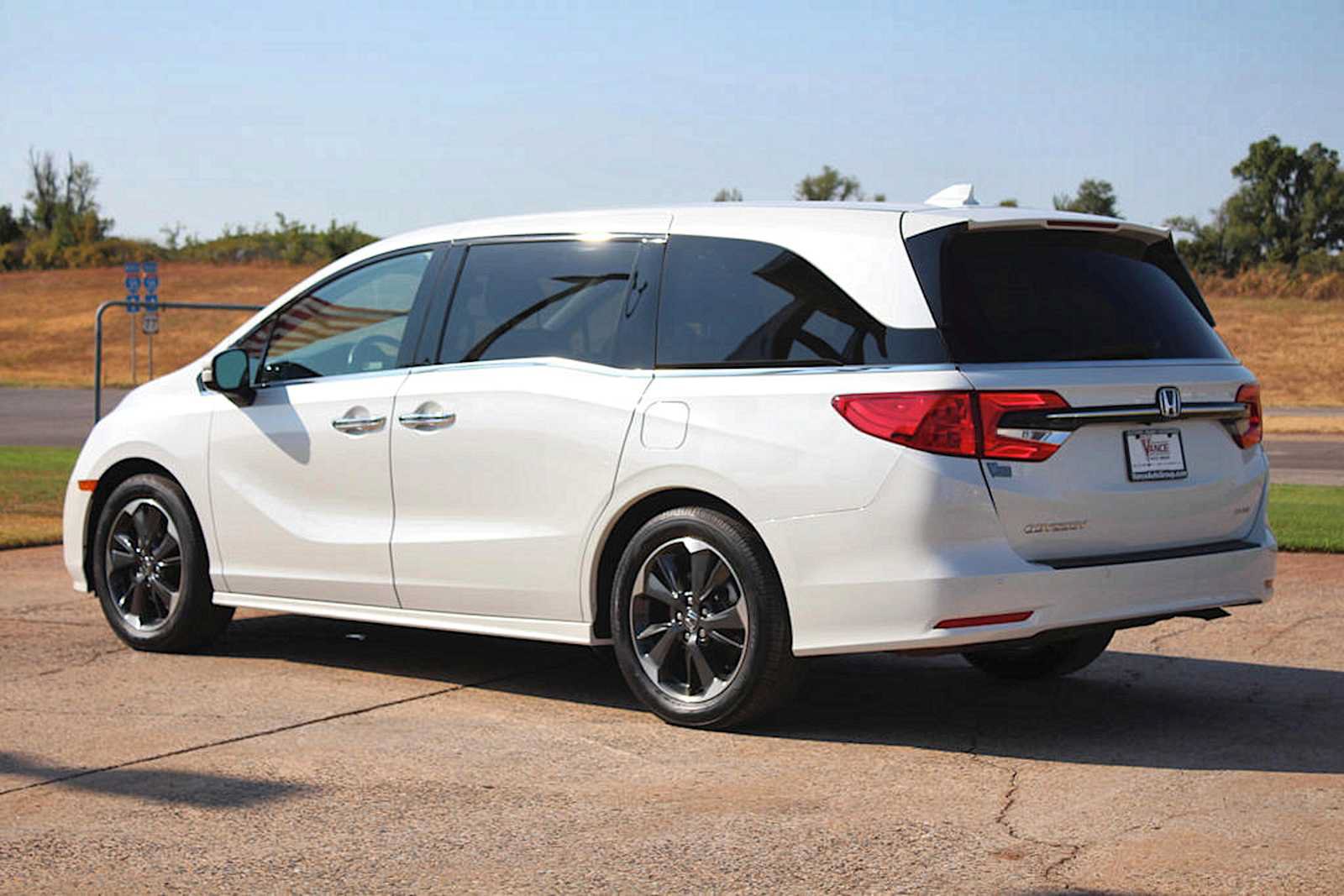 Used 2022 Honda Odyssey Elite image 5