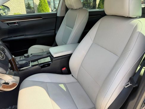 Used 2018 Lexus ES 350 w/ Premier Package FWD image 12