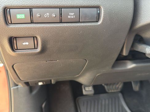 Used 2023 Nissan Sentra SV FWD image 16