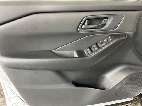 Used 2024 Nissan Rogue S AWD/4WD image 12