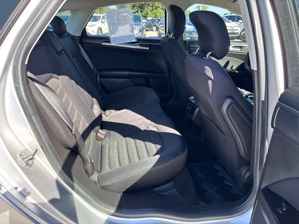 Used 2014 Ford Fusion SE FWD image 21