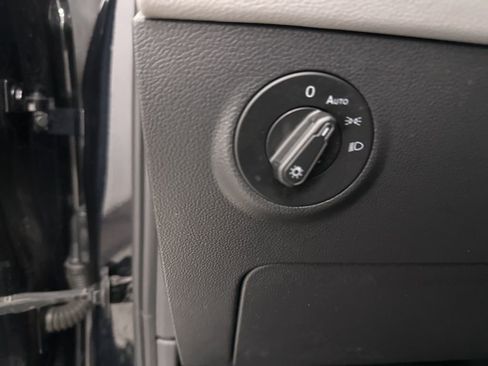 Used 2022 Volkswagen Taos SE image 20