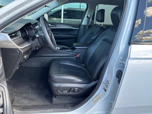 Used 2023 Jeep Grand Cherokee L Limited w/ Luxury Tech Group II AWD/4WD image 17