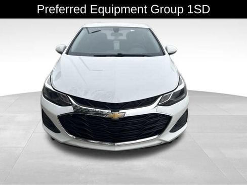 Used 2019 Chevrolet Cruze LT w/ Convenience Package FWD image 2