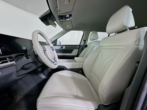 Used 2025 Hyundai Santa Fe SEL AWD/4WD image 13