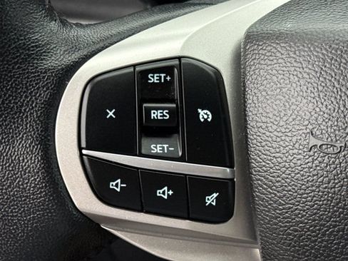 Used 2022 Ford Explorer XLT RWD image 21
