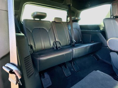Used 2022 Ford Expedition Limited image 33