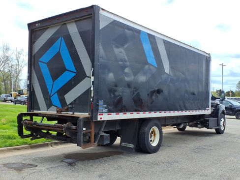 Used 2017 Ford F650 2WD Regular Cab Super Duty image 7