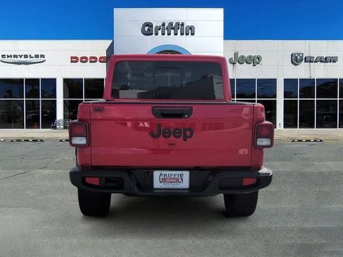 Used 2025 Jeep Gladiator Sport AWD/4WD image 8