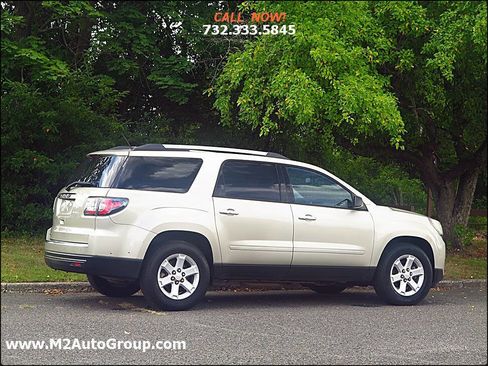 Used 2015 GMC Acadia SLE image 4