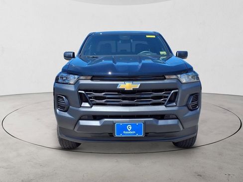 New 2025 Chevrolet Colorado W/T image 2