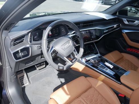 Certified 2024 Audi RS 6 performance AWD/4WD image 8