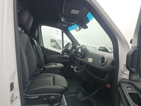 New 2025 Mercedes-Benz Sprinter 2500 image 17