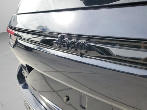 Certified 2024 Jeep Grand Cherokee Limited w/ Black Appearance Package image 28