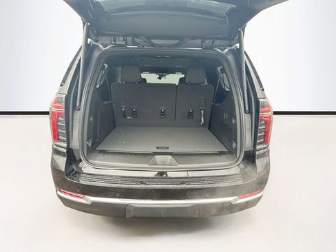 New 2026 Chevrolet Suburban LT image 28