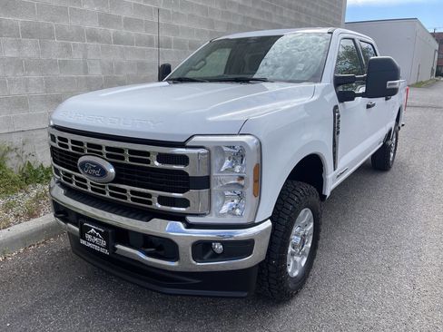 Used 2024 Ford F250 XLT w/ FX4 Off-Road Package AWD/4WD image 12