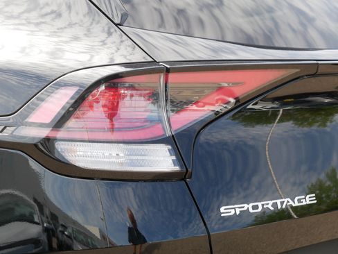 Certified 2023 Kia Sportage EX AWD/4WD image 17