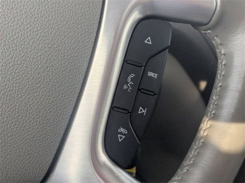 Used 2017 GMC Acadia Limited SLT image 21