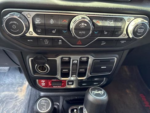 Used 2018 Jeep Wrangler Unlimited Rubicon image 13