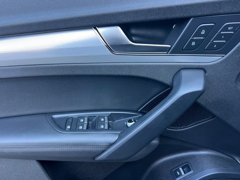 Used 2018 Audi Q5 Prestige w/ Prestige Package image 11