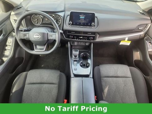 Certified 2025 Nissan Rogue SV image 25