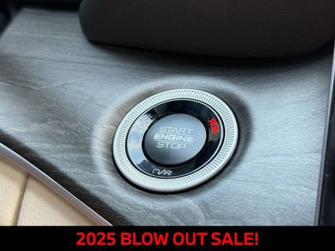 New 2025 Jeep Grand Cherokee Limited RWD image 20