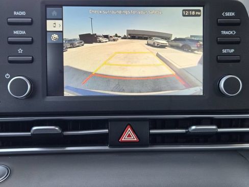 Certified 2025 Hyundai Elantra Hybrid FWD image 11