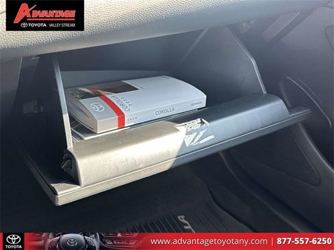 Used 2020 Toyota Corolla LE image 38