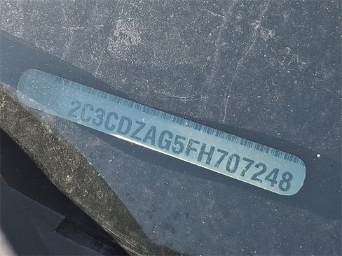 Used 2015 Dodge Challenger SXT image 27