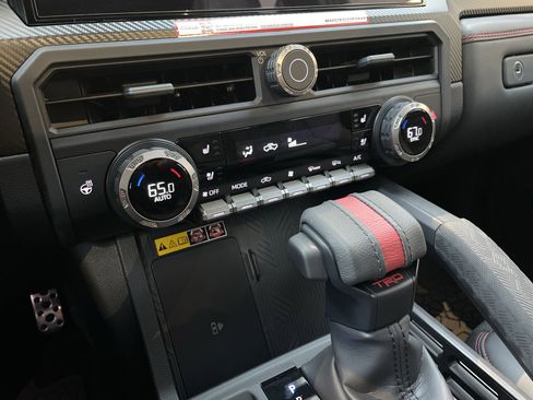 Used 2025 Toyota Tacoma TRD Pro image 27