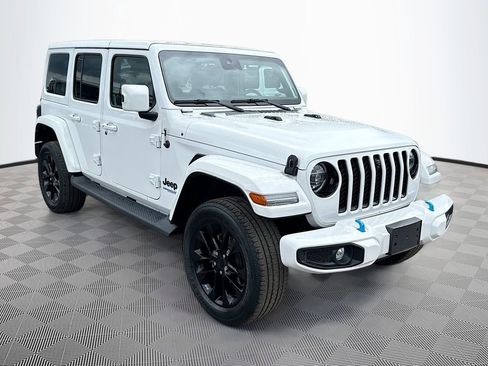 Used 2021 Jeep Wrangler Unlimited Sahara image 4