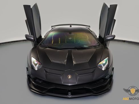 Used 2019 Lamborghini Aventador SVJ image 4