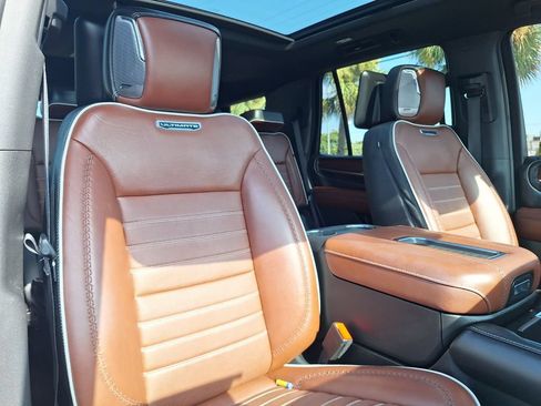 Used 2023 GMC Yukon Denali Ultimate AWD/4WD image 33