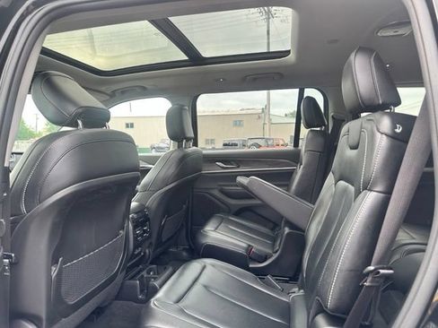 Used 2023 Jeep Grand Cherokee L Limited AWD/4WD image 23