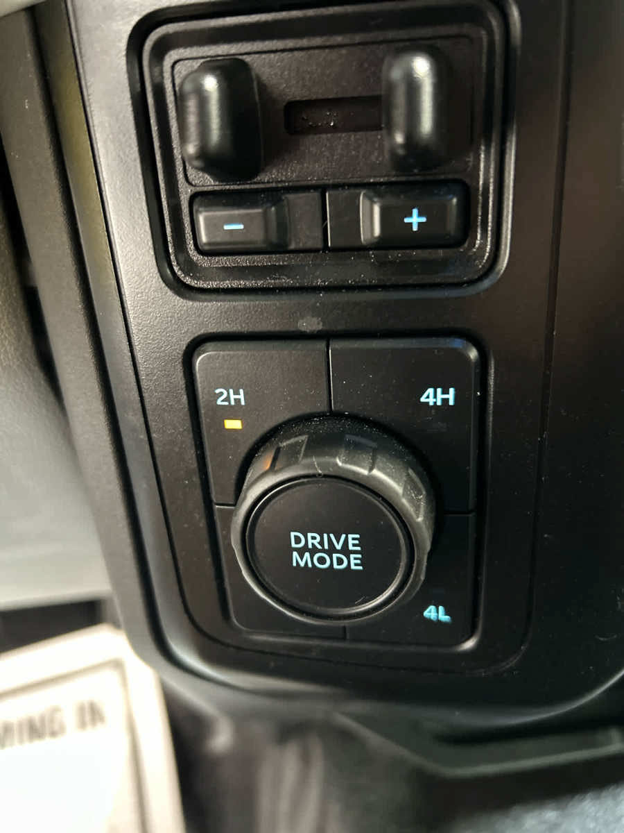 Used 2023 Ford F250 XL w/ Snow Plow Prep Package AWD/4WD image 19