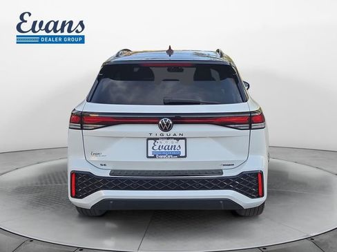 New 2026 Volkswagen Tiguan SE R-Line image 5