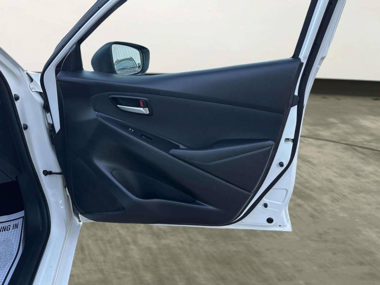 Used 2019 Toyota Yaris LE FWD image 23