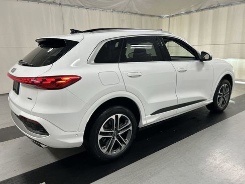 Certified 2025 Audi Q5 Premium w/ Convenience Package AWD/4WD image 3
