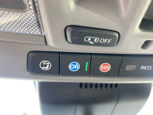 Used 2022 GMC Sierra 1500 Denali w/ Denali Reserve Package image 18