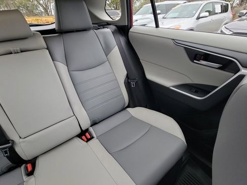 Used 2023 Toyota RAV4 XLE Premium image 6