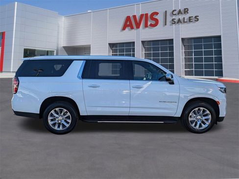 Used 2023 Chevrolet Suburban Premier image 5