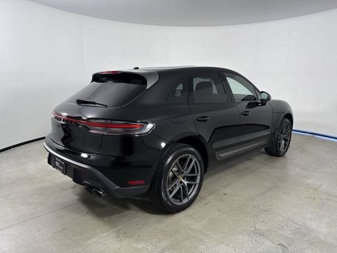 Certified 2025 Porsche Macan Turbo AWD/4WD image 7